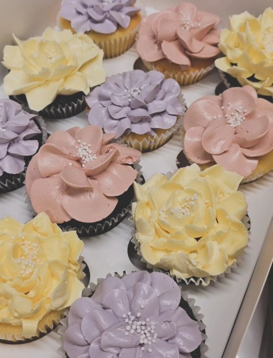 Floral Cupcakes - Image 3